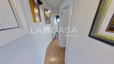 Apartamento en venta en Carrer de Calderón de la Barca, cerca de Carrer de Lugo, El Carmel (Distrito Horta-Guinardó. Barcelona Capital) de 270.000 €
