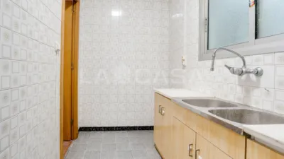 Piso en venta en Carrer d'Espronceda, cerca de Avinguda Diagonal, El Poblenou (Distrito Sant Martí. Barcelona Capital) de 290.000 €