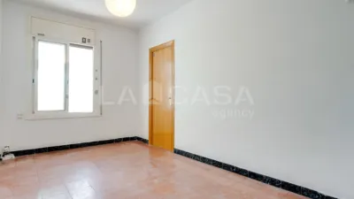Piso en venta en Carrer d'Espronceda, cerca de Avinguda Diagonal, El Poblenou (Distrito Sant Martí. Barcelona Capital) de 290.000 €