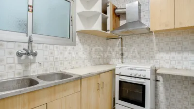 Piso en venta en Carrer d'Espronceda, cerca de Avinguda Diagonal, El Poblenou (Distrito Sant Martí. Barcelona Capital) de 290.000 €