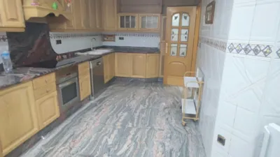 Casa adosada en venta en La Roda, La Roda de 230.000 €