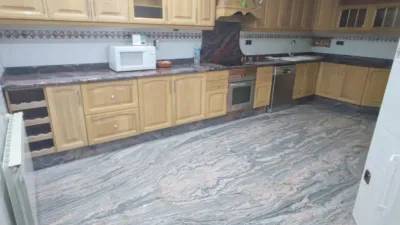 Casa adosada en venta en La Roda, La Roda de 230.000 €