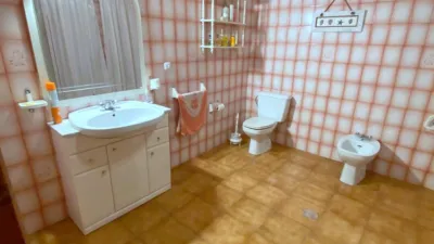 Casa en venta en La Roda, La Roda de 135.000 €