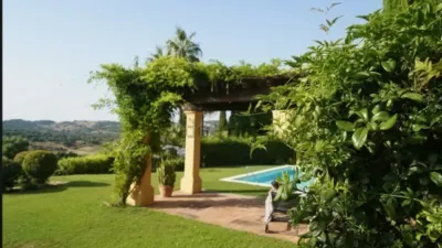 Semi-detached villa on Avenida Almenara photo 3