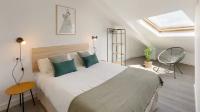 Piso en alquiler en Calle del Carpio, Centro (Oviedo) de 1.100 €<span>/mes</span>