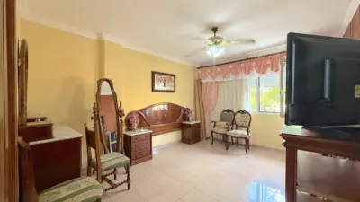 Apartment on Calle Santiago Alvarez Regalado photo 23