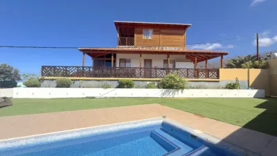 Chalet en calle Casparianes photo 3