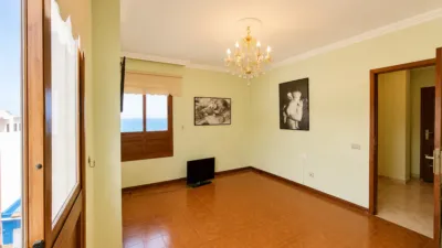 Apartment on Infanta Isabel Street photo 32