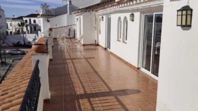 Top-floor apartment on Calle Real photo 19