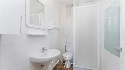 Apartment on Carrer del Príncep de Viana photo 12