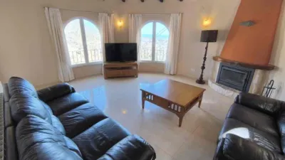 Detached villa in Maryvilla photo 5