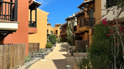 Casa en venta en Avenida de José Miguel Galván Bello, Las Chafiras (San Miguel de Abona) de 460.000 €