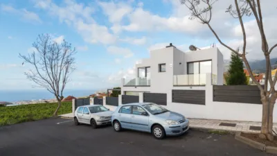 Detached house on Calle Manuel Vega Santos photo 39