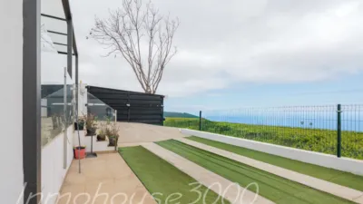 Detached house on Calle Manuel Vega Santos photo 33