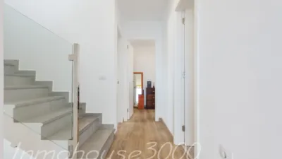 Detached house on Calle Manuel Vega Santos photo 12