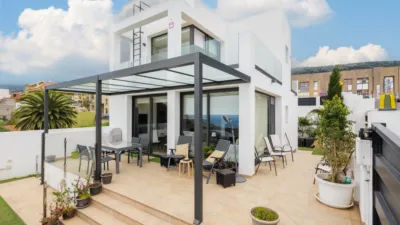 Detached house on Calle Manuel Vega Santos photo 2