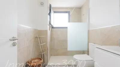 Detached house on Calle Manuel Vega Santos photo 17