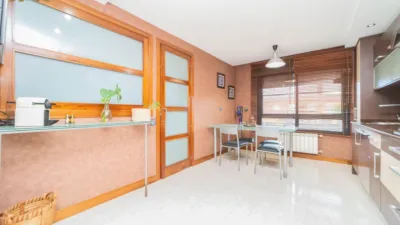 Chalet pareado en venta en Calle de Camariñas, cerca de Calle de Arousa, Zona Bulevar (Arroyomolinos) de 619.900 €