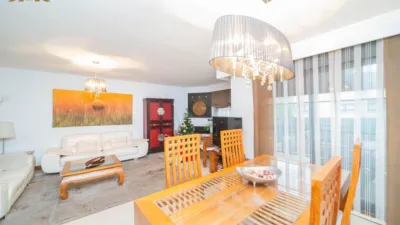 Chalet pareado en venta en Calle de Camariñas, cerca de Calle de Arousa, Zona Bulevar (Arroyomolinos) de 619.900 €