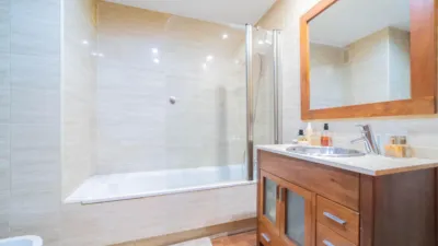 Chalet pareado en venta en Calle de Camariñas, cerca de Calle de Arousa, Zona Bulevar (Arroyomolinos) de 619.900 €