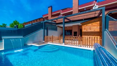 Semi-detached chalet on Calle de Dalí photo 2