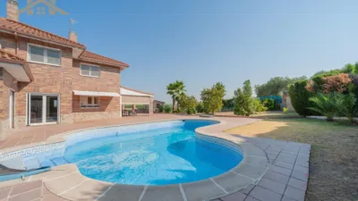Chalet on Calle de la Sierra de Guadarrama photo 2