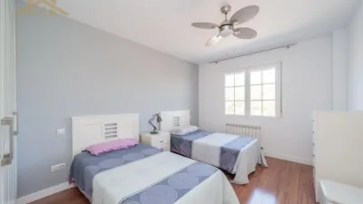 Semi-detached chalet on Calle de Camariñas photo 16