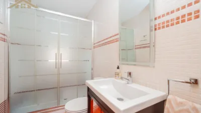 Semi-detached chalet on Calle de Camariñas photo 11