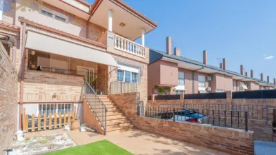 Semi-detached chalet on Calle de Camariñas photo 4