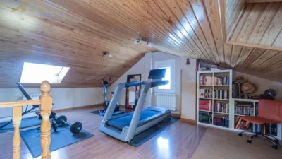 Semi-detached chalet on Calle de Camariñas photo 32