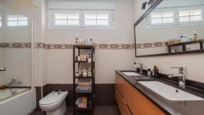 Semi-detached chalet on Calle de Camariñas photo 25