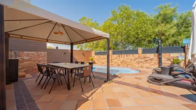 Semi-detached chalet on Calle de Camariñas photo 2