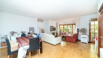 Semi-detached chalet on Avenida de los Claveles photo 2