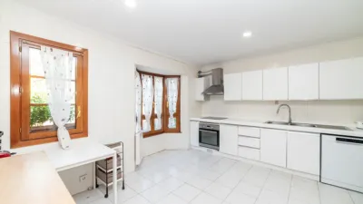 Semi-detached chalet on Avenida de los Claveles photo 8