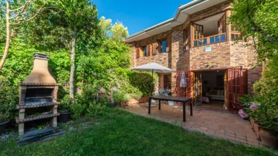 Semi-detached chalet on Avenida de los Claveles photo 35