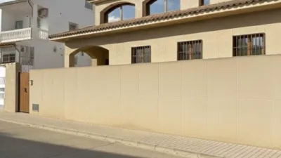 Chalet on Calle C. Obispo Don Manuel González García photo 3
