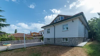 Detached house on Somosierra Street photo 3