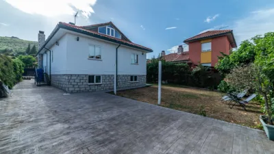 Detached house on Somosierra Street photo 2