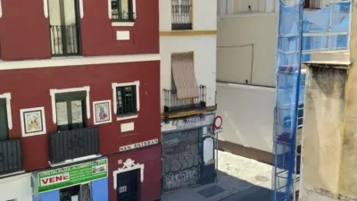 Casa en venta en Calle San Esteban, San Bartolomé-Judería (Distrito Casco Antiguo. Sevilla Capital) de 445.000 €
