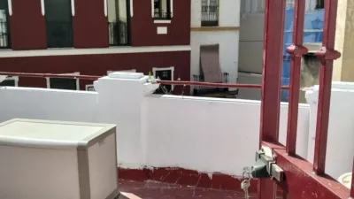 Casa en venta en Calle San Esteban, San Bartolomé-Judería (Distrito Casco Antiguo. Sevilla Capital) de 445.000 €
