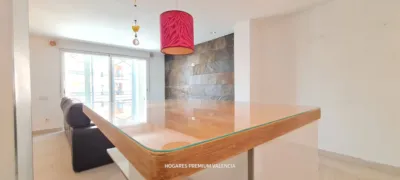 Piso en alquiler en Avinguda de Pi ì Margall, Zona Plaça de la Concòrdia (Burjassot) de 1.100 €<span>/mes</span>