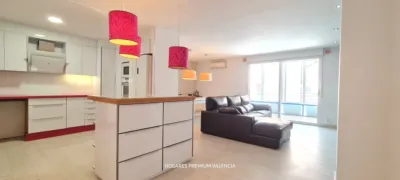 Piso en alquiler en Avinguda de Pi ì Margall, Zona Plaça de la Concòrdia (Burjassot) de 1.100 €<span>/mes</span>
