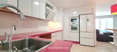 Piso en alquiler en Avinguda de Pi ì Margall, Zona Plaça de la Concòrdia (Burjassot) de 1.100 €<span>/mes</span>