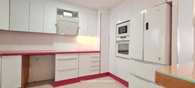 Piso en alquiler en Avinguda de Pi ì Margall, Zona Plaça de la Concòrdia (Burjassot) de 1.100 €<span>/mes</span>