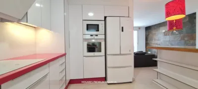 Piso en alquiler en Avinguda de Pi ì Margall, Zona Plaça de la Concòrdia (Burjassot) de 1.100 €<span>/mes</span>