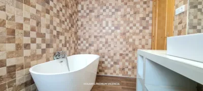 Piso en alquiler en Avinguda de Pi ì Margall, Zona Plaça de la Concòrdia (Burjassot) de 1.100 €<span>/mes</span>