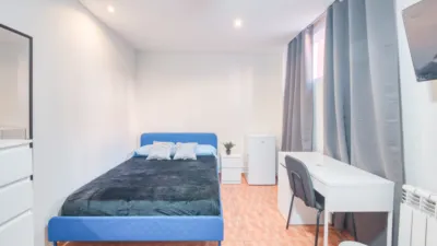 Habitación en alquiler en Calle de Bielsa, Corralejos (Distrito Barajas. Madrid Capital) de 500 €<span>/mes</span>
