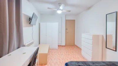 Habitación en alquiler en Calle de Bielsa, Corralejos (Distrito Barajas. Madrid Capital) de 500 €<span>/mes</span>