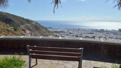 Casa en venta en Calle Atarjea Tahodio, Salamanca-Uruguay-Las Mimosas (Distrito Centro-Ifara. Santa Cruz de Tenerife Capital) de 220.000 €