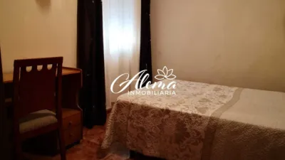 Piso en alquiler en Calle Padre Mohedano, La Viñuela-Rescatado (Córdoba Capital) de 660 €<span>/mes</span>